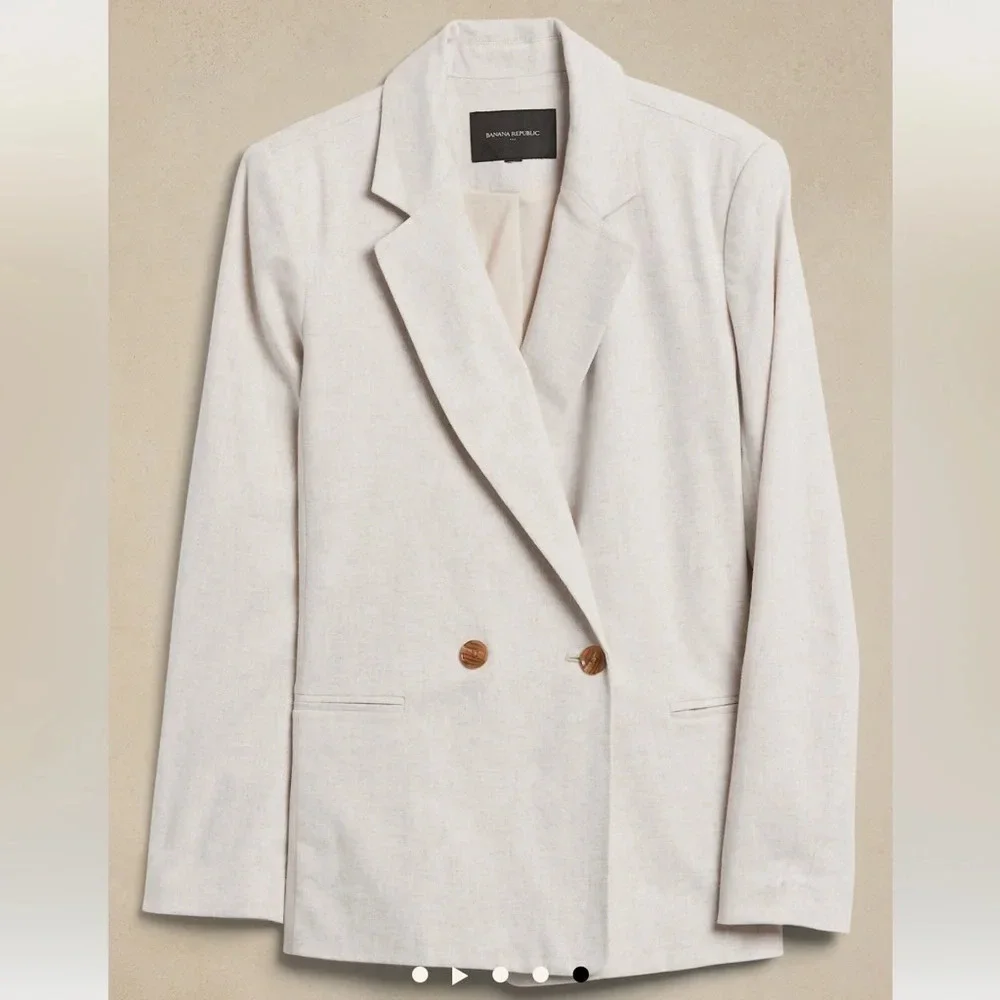 Banana Republic Linen-Blend Double Breasted Blazer - Picture 4 of 13